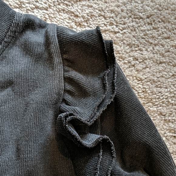 🍇4/$20 Frill Sweatshirt Grey - Picture 4 of 8